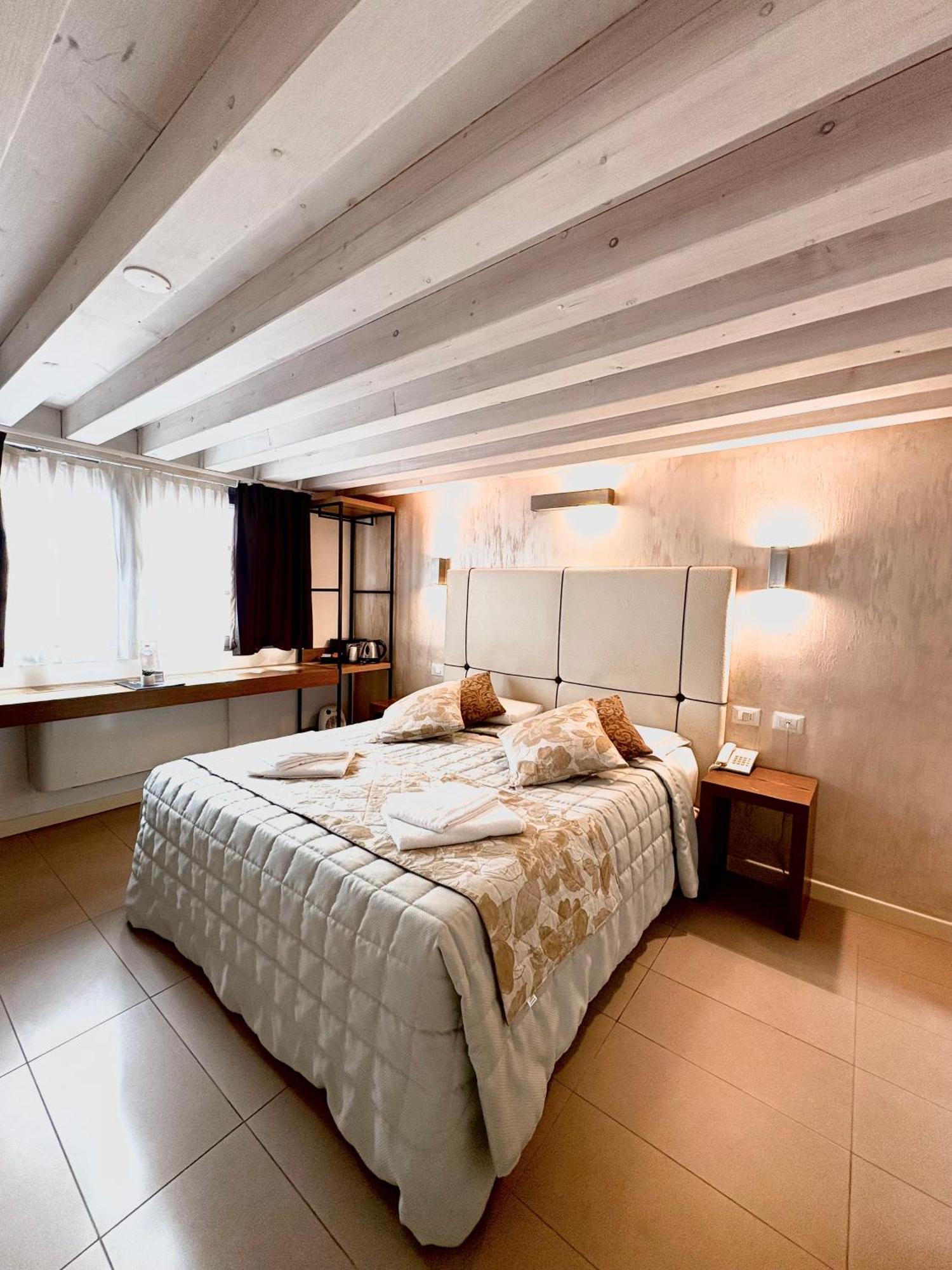 Al Canal Regio - Guest House Venesia Bagian luar foto